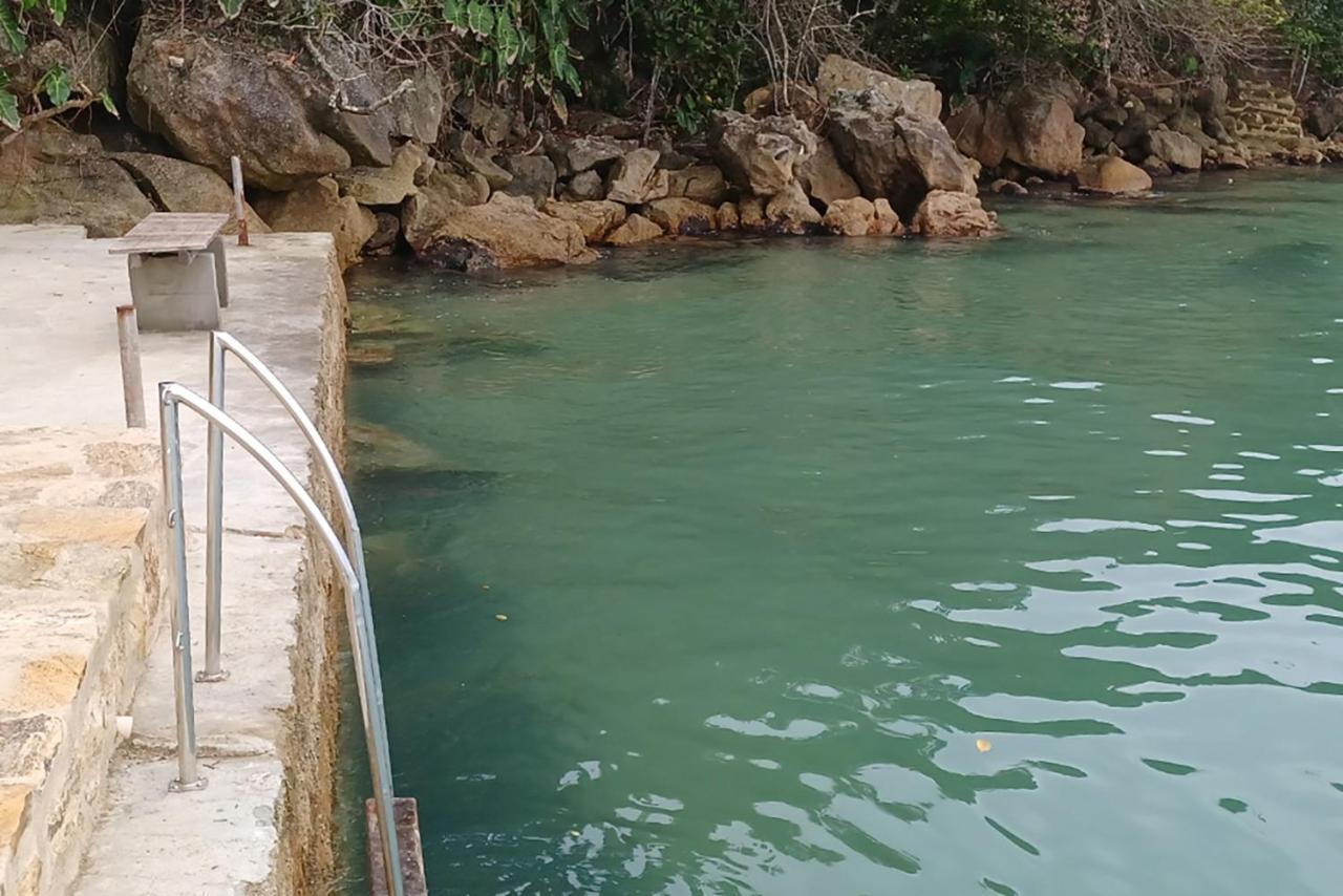 Refugio Na Frente Do Mar Em Ilha De Araujo Vila Paraty Exterior foto