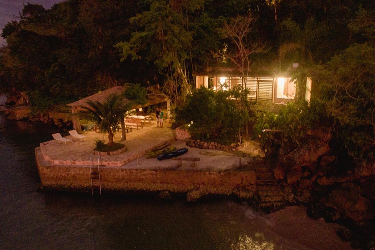 Refugio Na Frente Do Mar Em Ilha De Araujo Vila Paraty Exterior foto